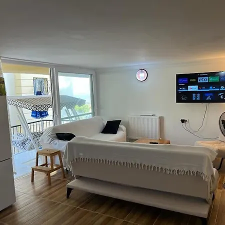 Kismideniz Manzarali Havuzlu Holiday home Kusadasi