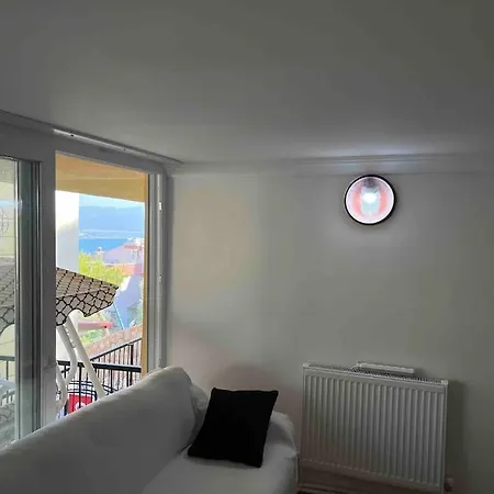 Kismideniz Manzarali Havuzlu Kusadası