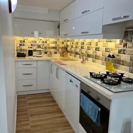 Kismideniz Manzarali Havuzlu Ferienhaus Kusadası