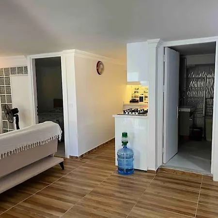 Kismideniz Manzarali Havuzlu Сasa de vacaciones