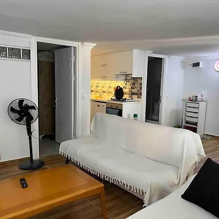 Kismideniz Manzarali Havuzlu Сasa de vacaciones