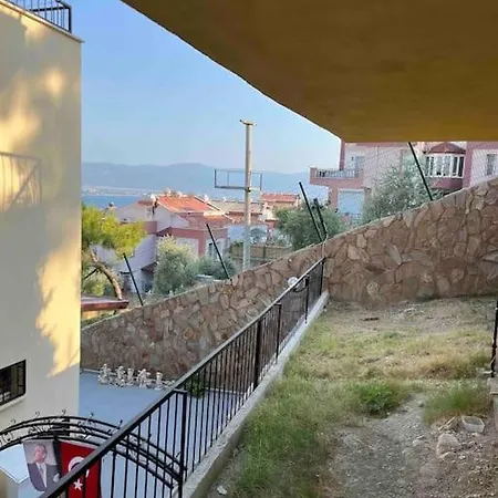 Kismideniz Manzarali Havuzlu Сasa de vacaciones